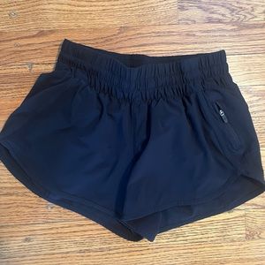 Lululemon Black Shorts Size 6